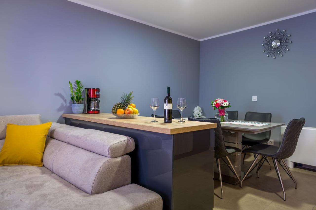 Elena Apartment Rijeka Eksteriør billede
