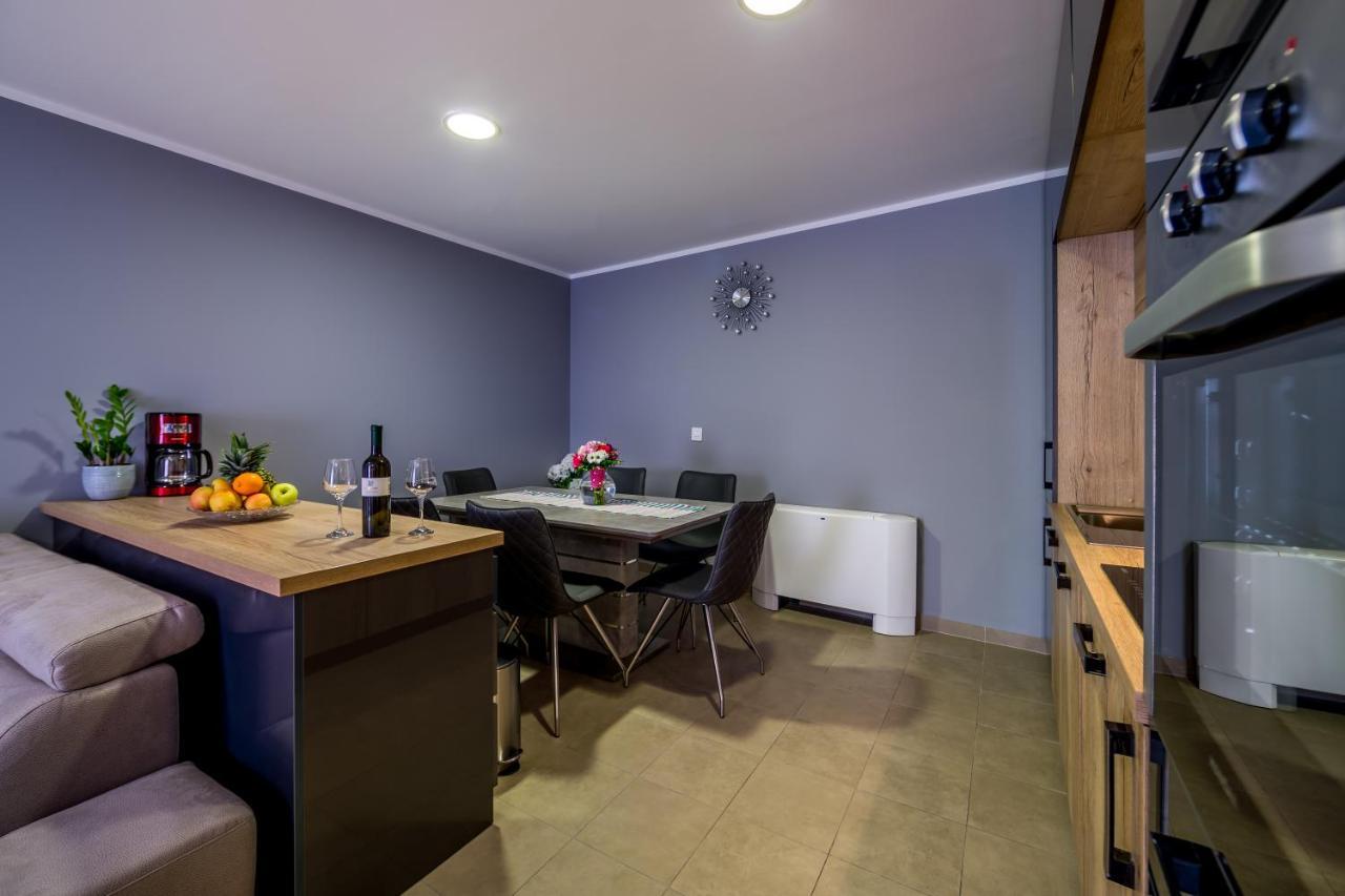 Elena Apartment Rijeka Eksteriør billede