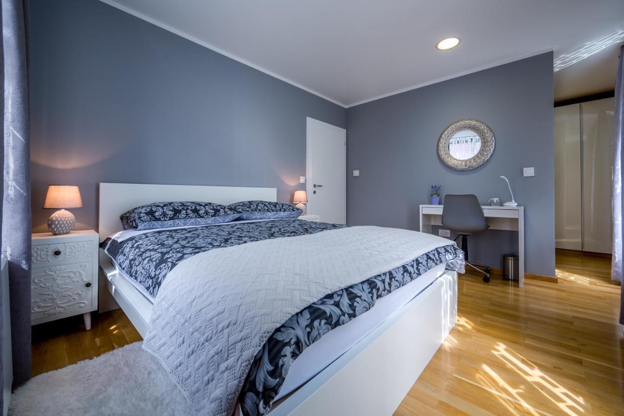 Elena Apartment Rijeka Eksteriør billede
